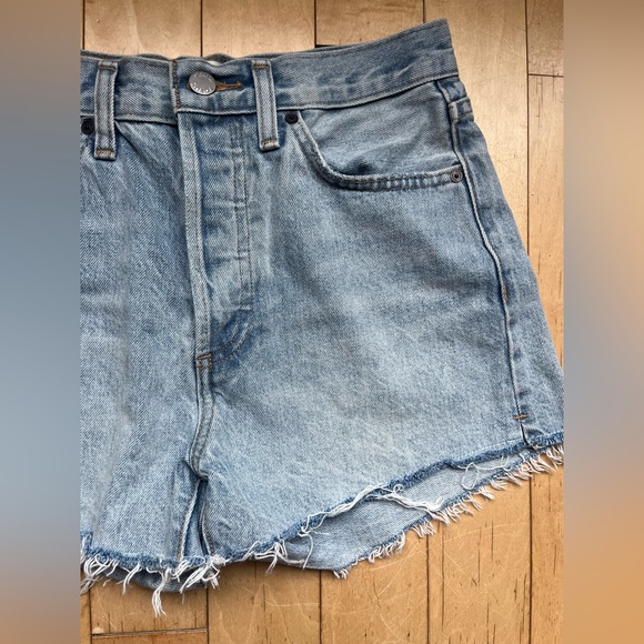 Aritzia Denim Forum The Yoko Short - Picture 2 of 13